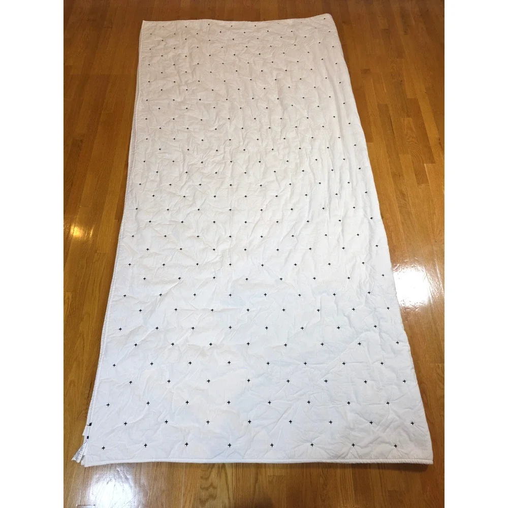 Brooklinen Black Lorimer Lightweight Quilt Queen White Black Cross Stitch Cotton